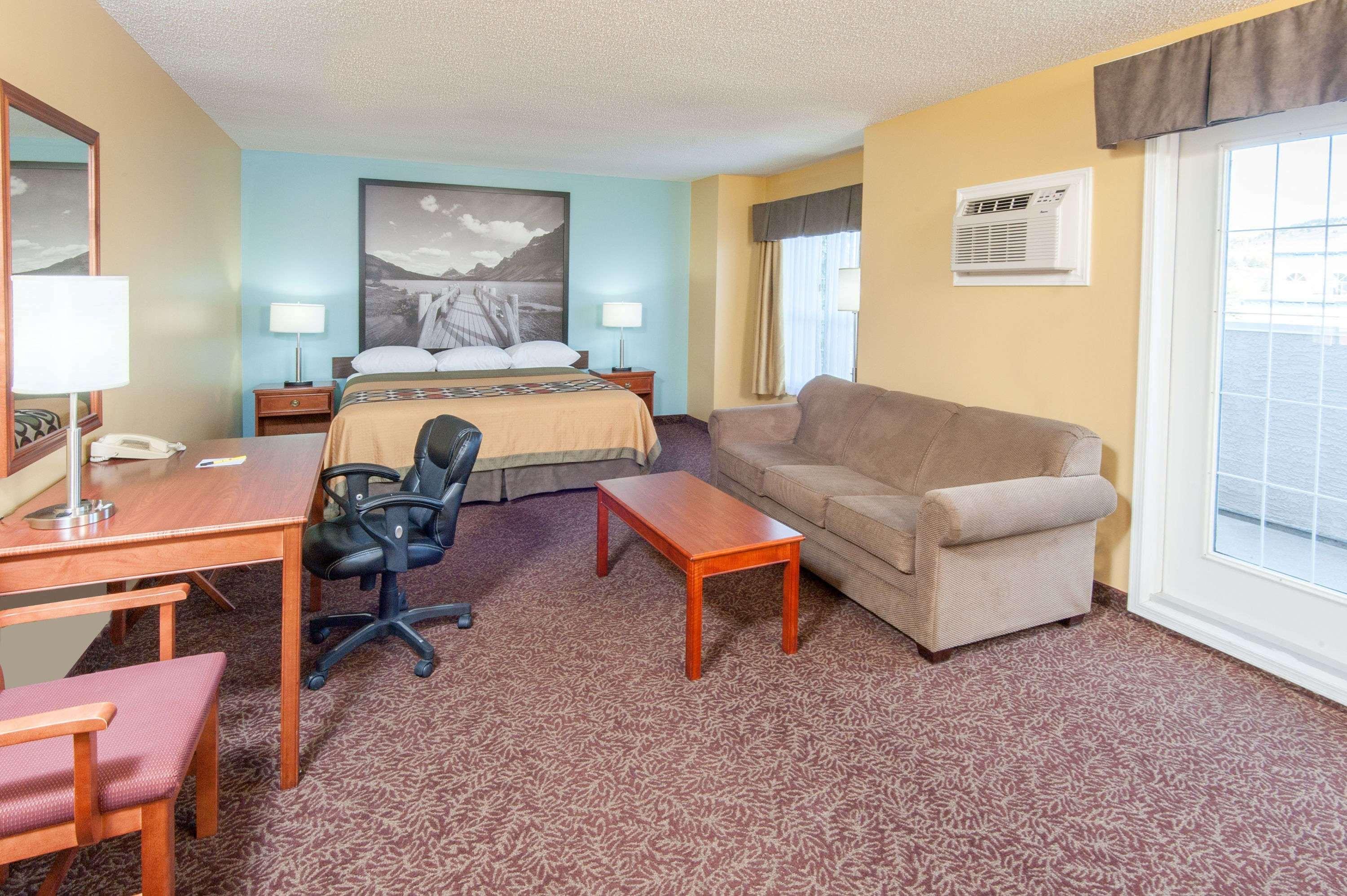Super 8 By Wyndham Cochrane Otel Dış mekan fotoğraf