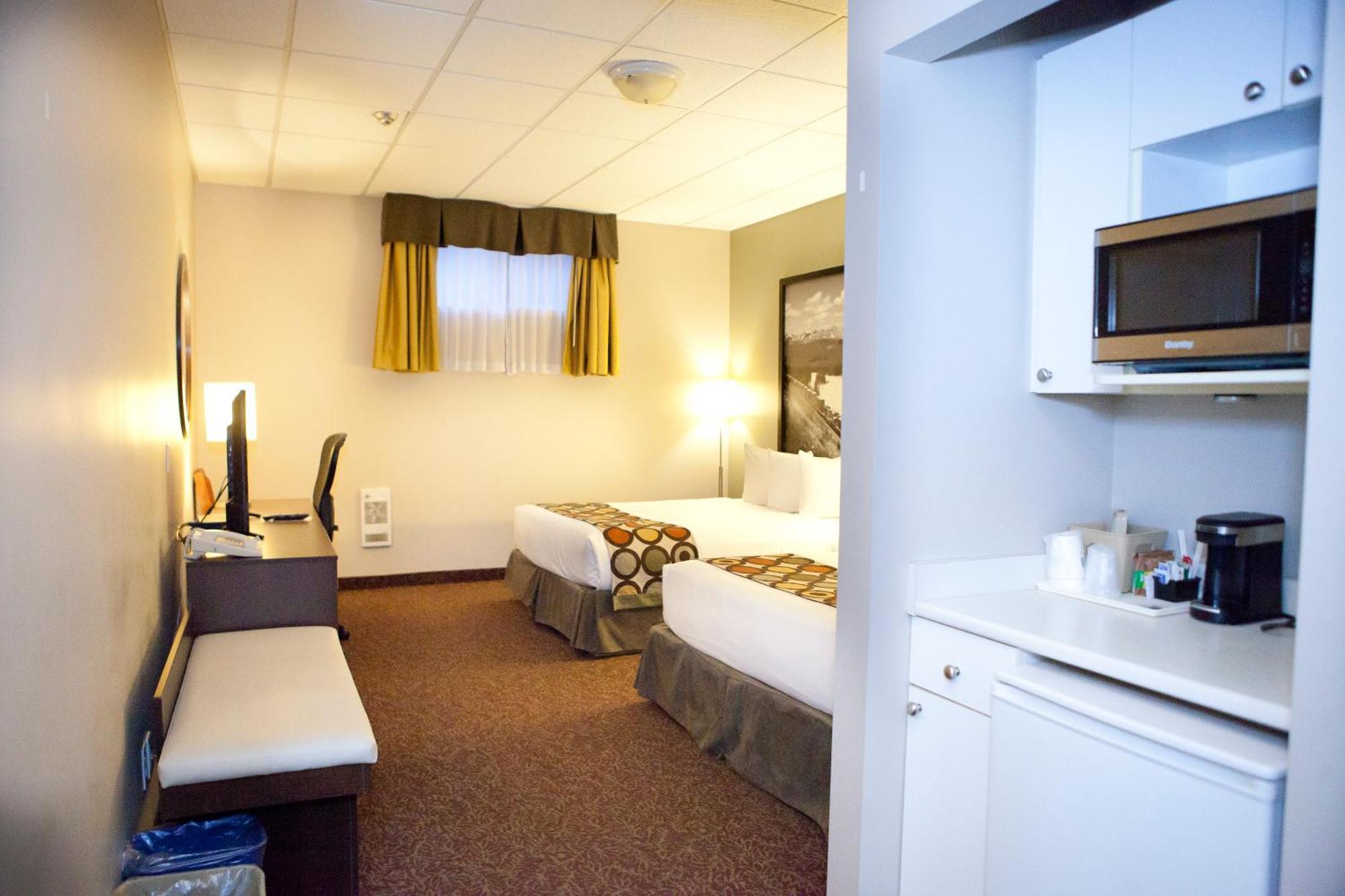 Super 8 By Wyndham Cochrane Otel Dış mekan fotoğraf